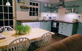 Milliner'S Cottage